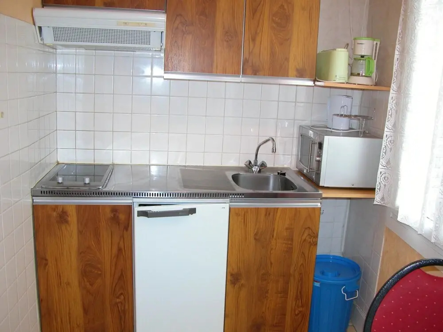 Studio in Néris-les-bains, With Wonderful City View, Enclosed Garden and Wifi