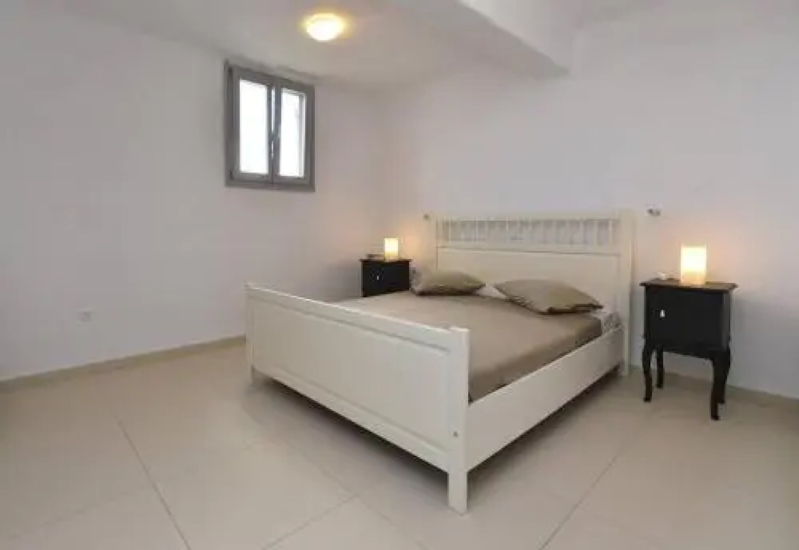 Villa Moonlight · Exquisite Villa for 10 with Pool, Helipad