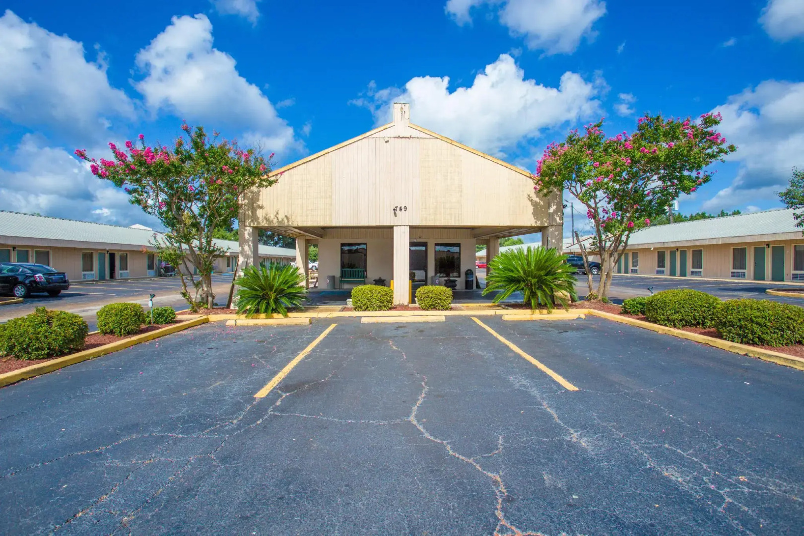 Rodeway Inn & Suites