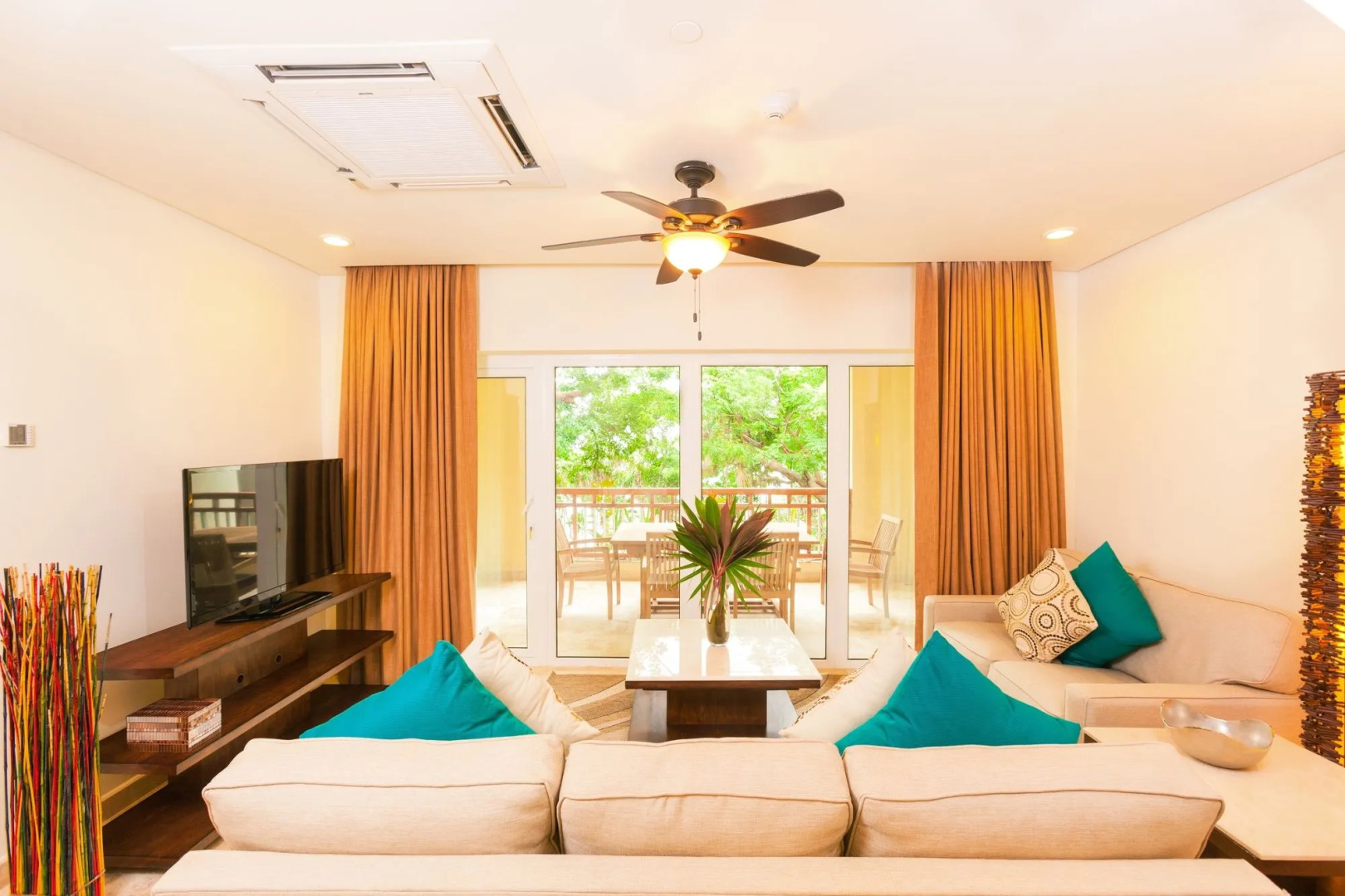 Grand Roatan Caribbean Resort