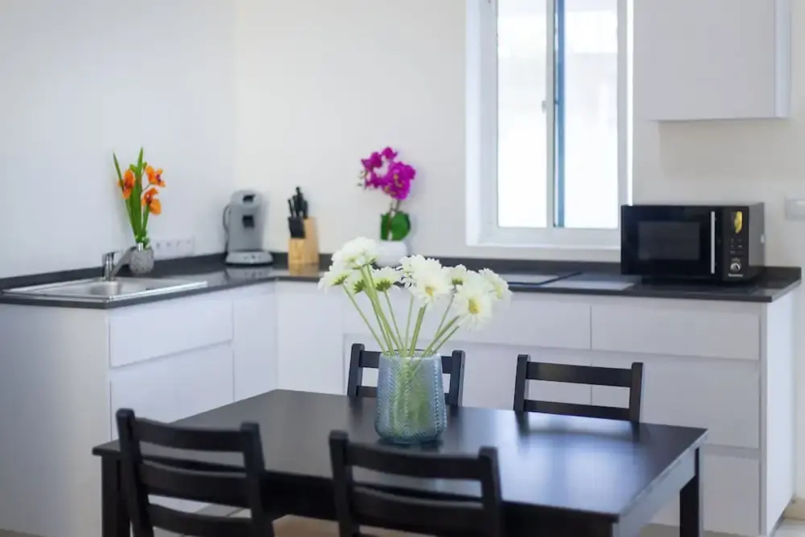 Luxury 2BR Apartment With Pool - Great Location