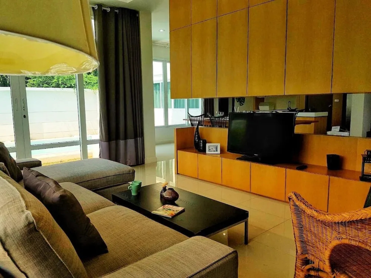 AnB Pool Villa 4BR Beachfront in Pattaya
