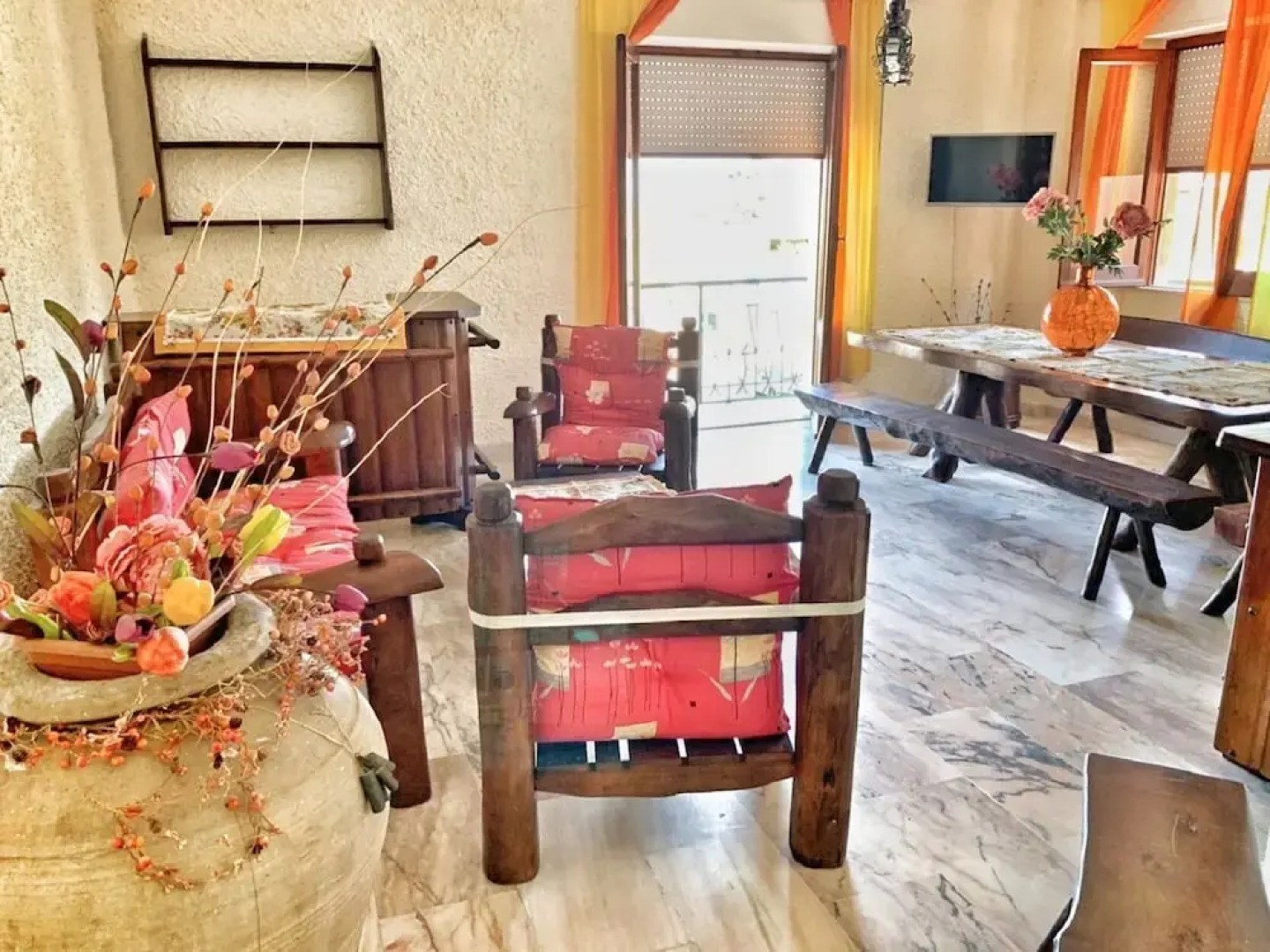 Casa Alba by holidayngo