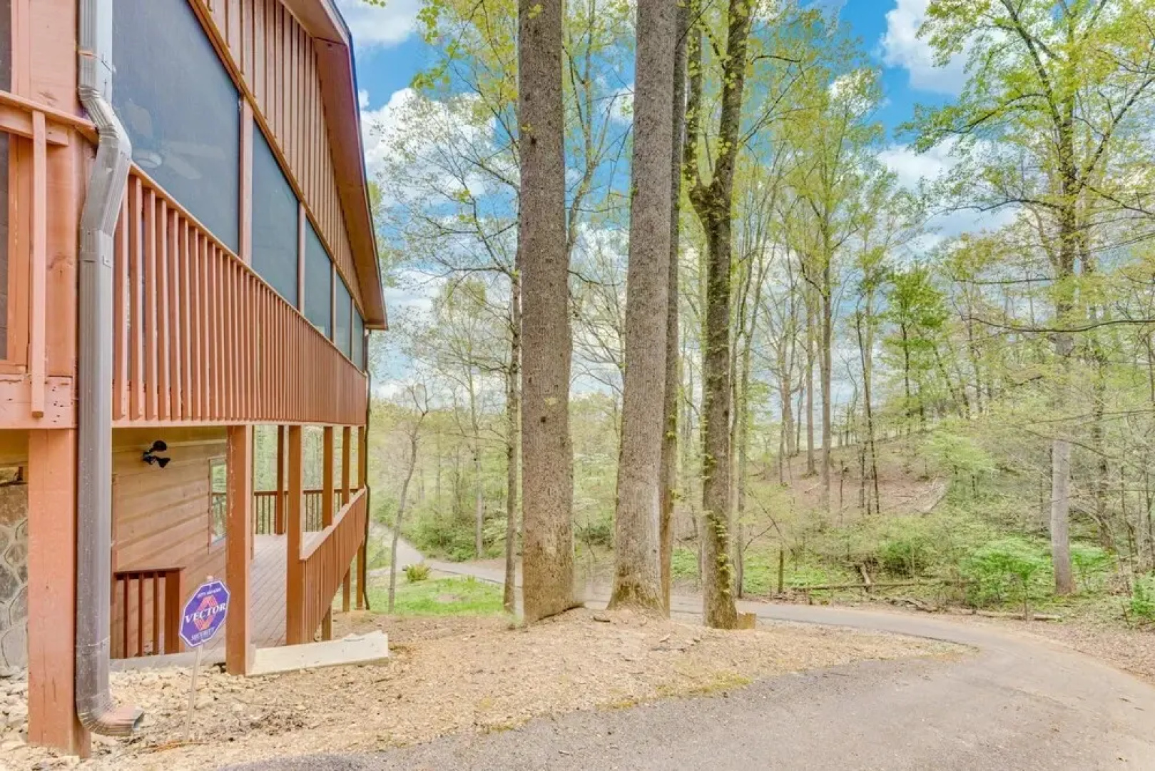 Sage Grass Retreat Wears Valley Cabin w Hot Tub Game Room Wraparound Deck