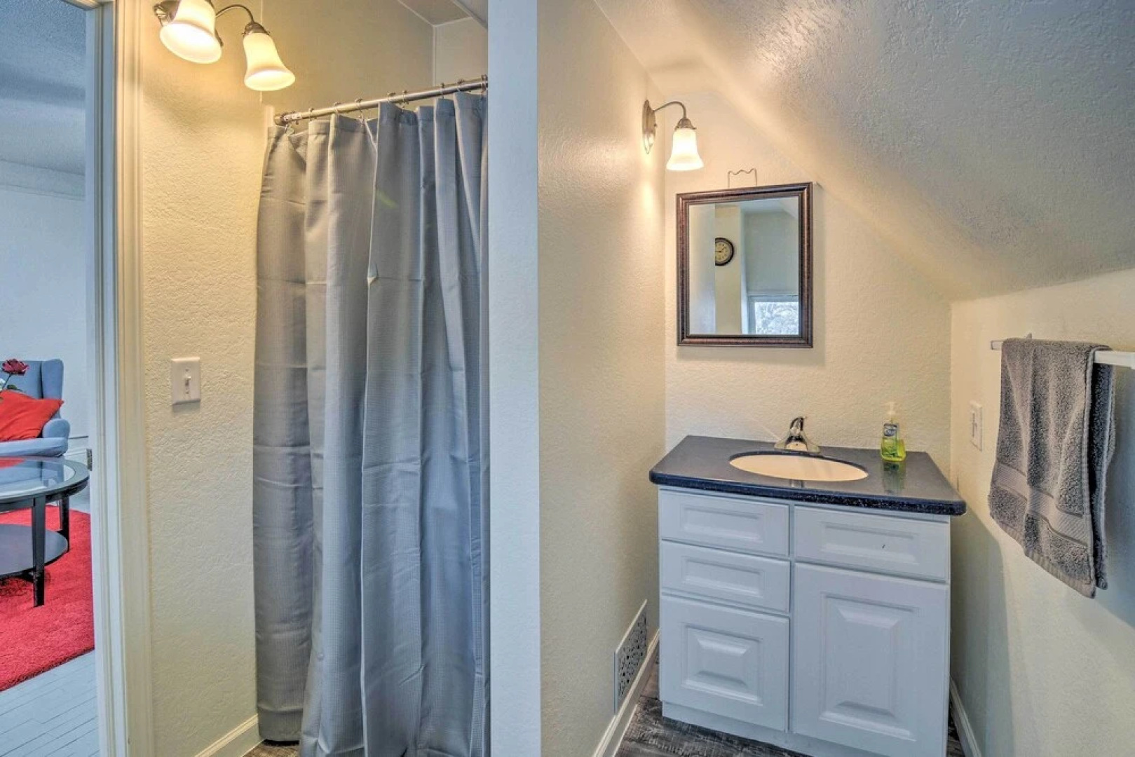 Charming Apartment in the Heart of Sault St Marie!