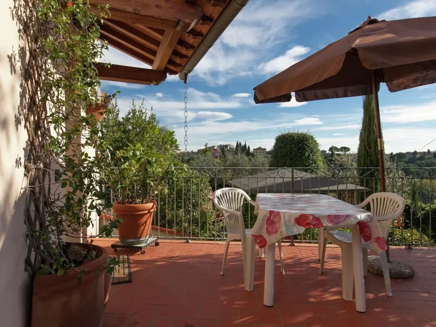 Cozy Holiday Home with a Jacuzzi in Montopoli