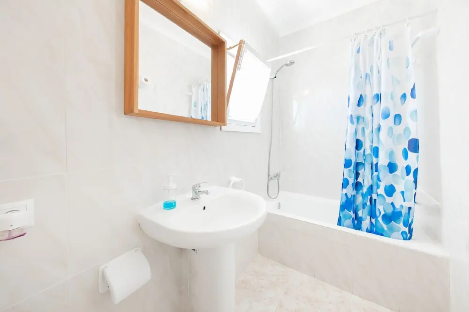 Hostal Cala Llombards