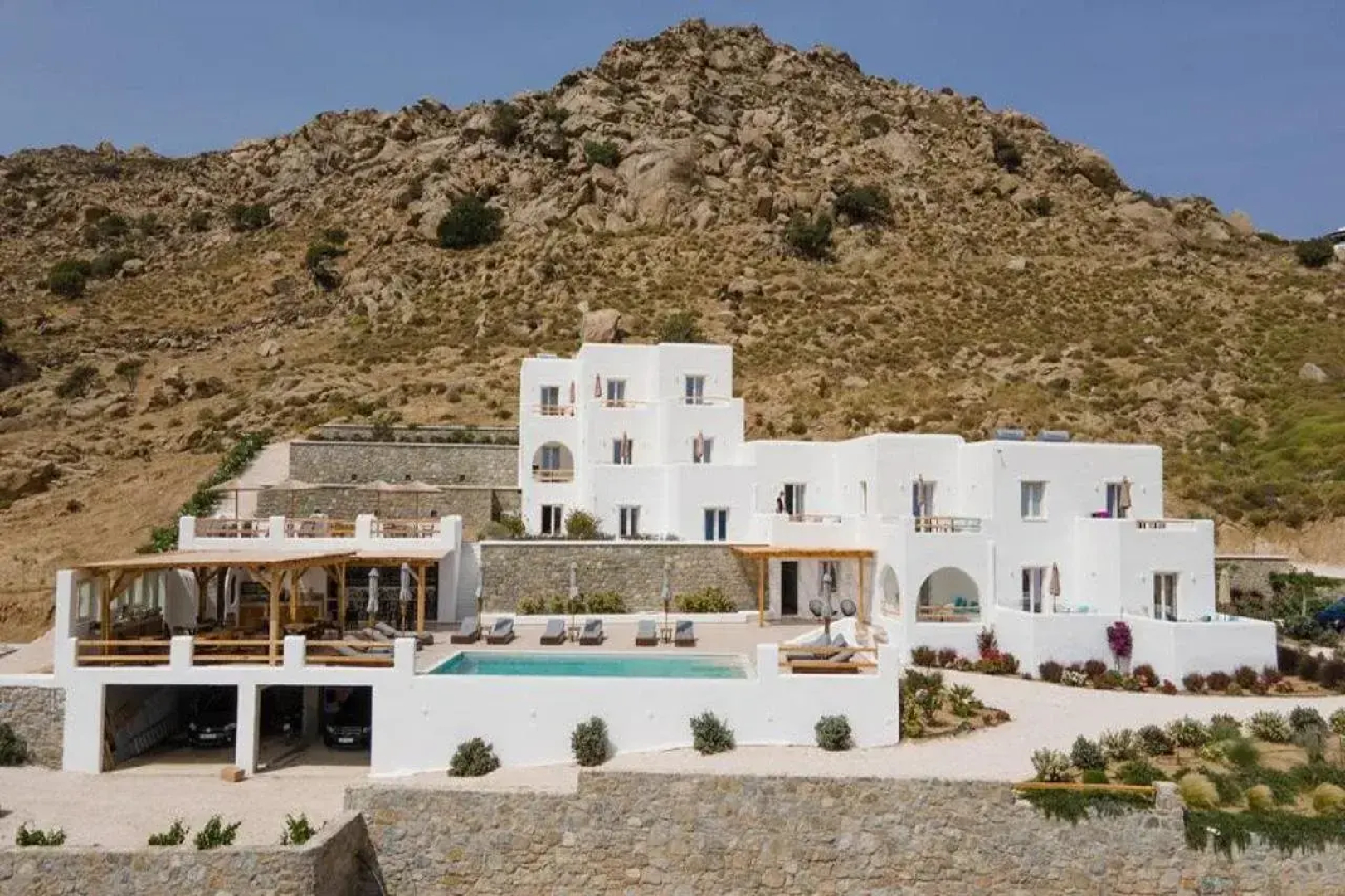Naxos Earth Suites
