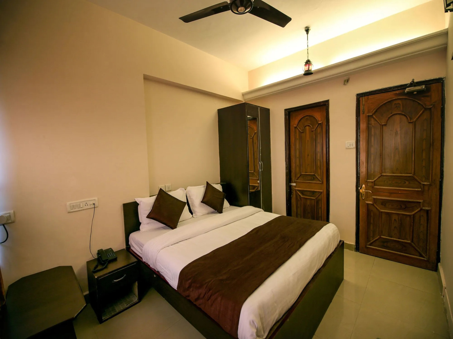 OYO 9305 Hotel Dwarika Inn