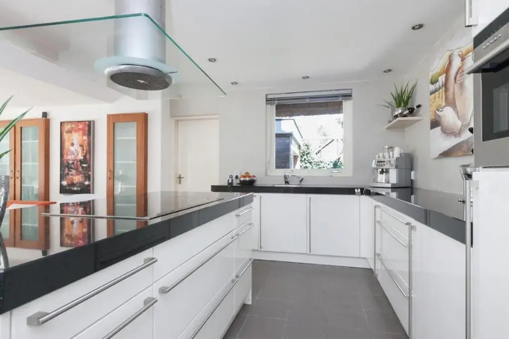 Exclusive villa AMS area