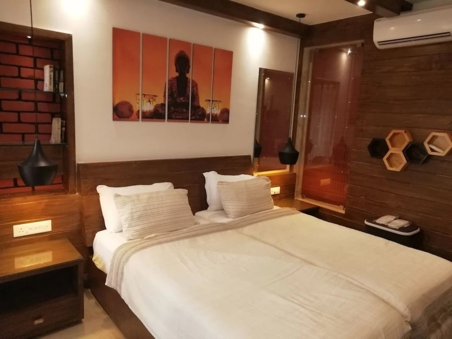 Shivers Oasis Luxury rooms