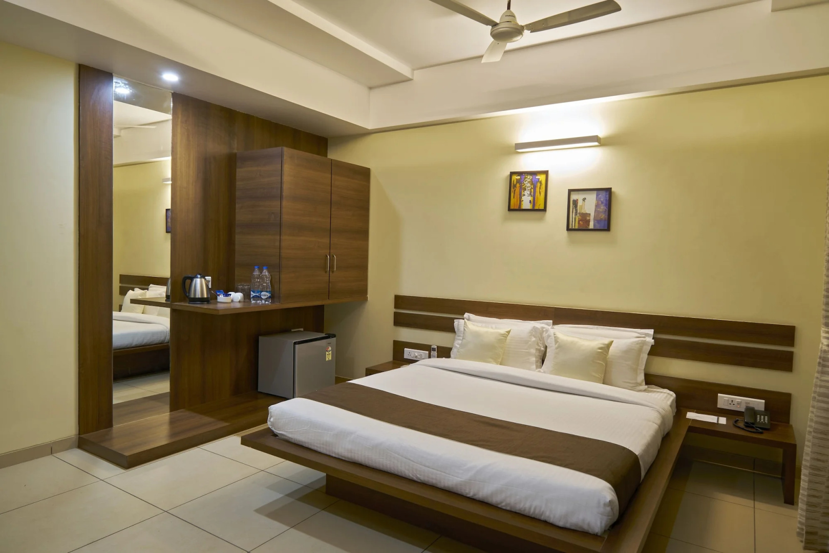 Hotel 3 Leaves