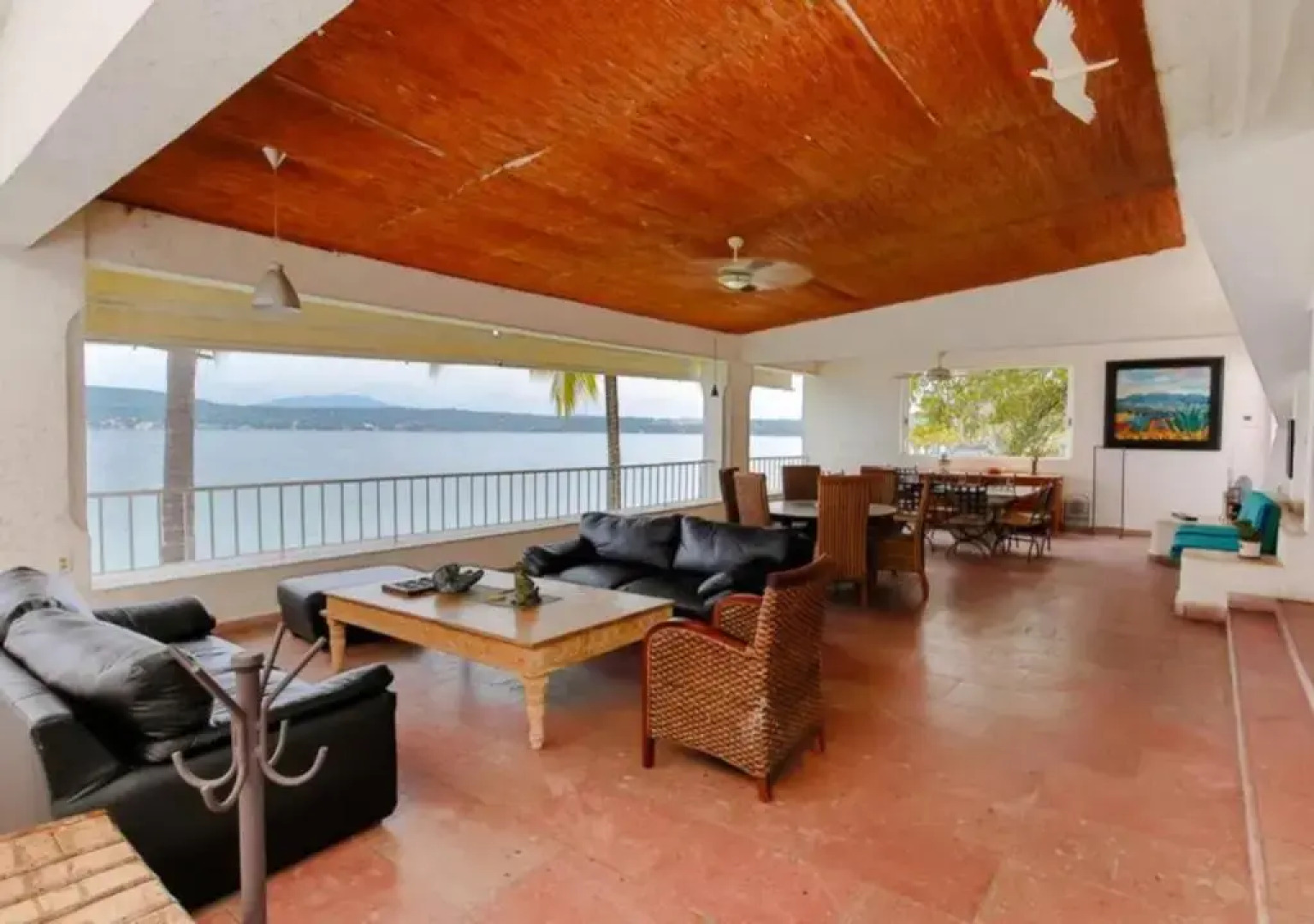 7BR Impresionante Casa De LAGO Con Alberca