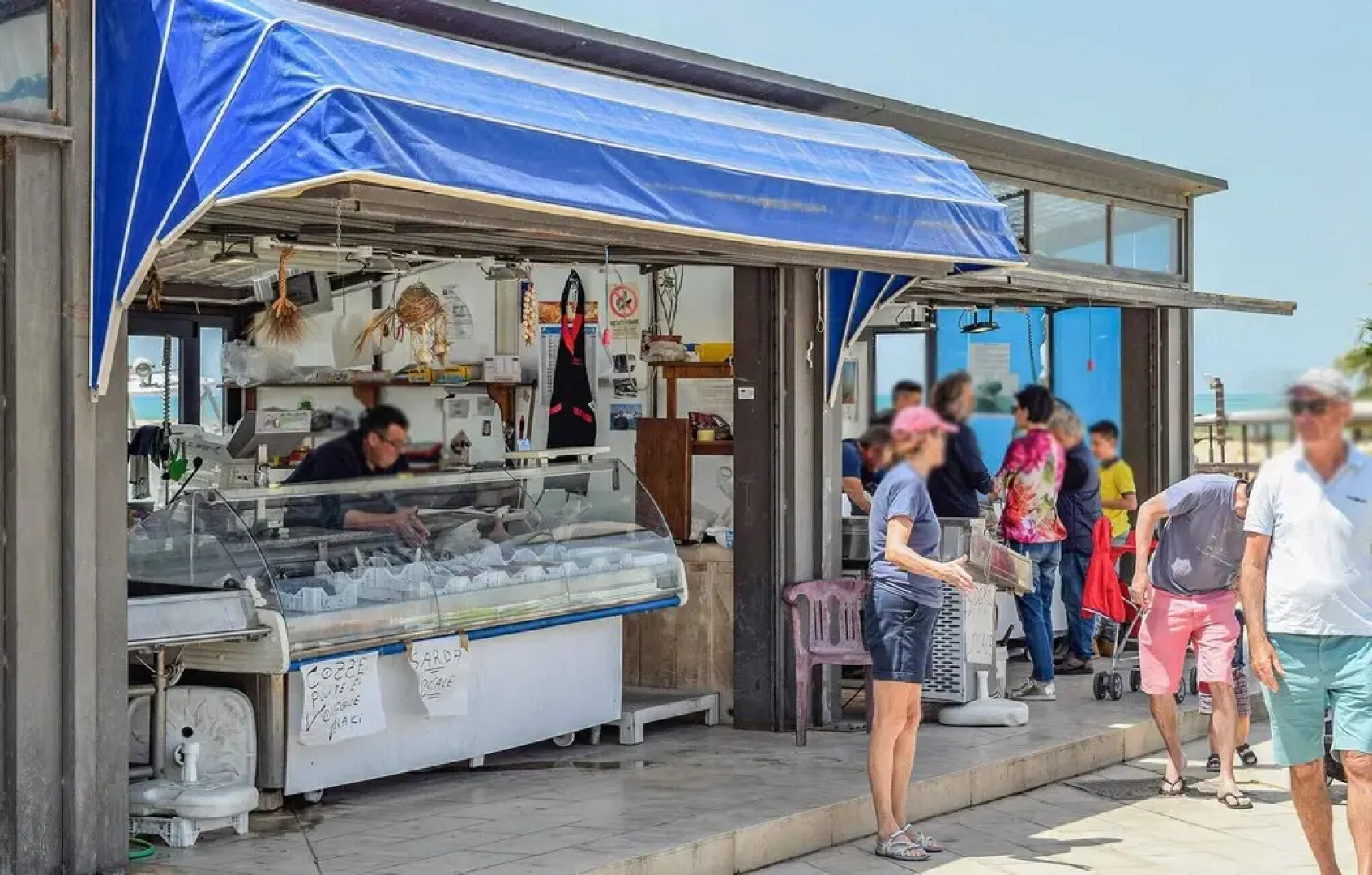 Stunning Home in Marina di Modica With 3 Bedrooms and Wifi