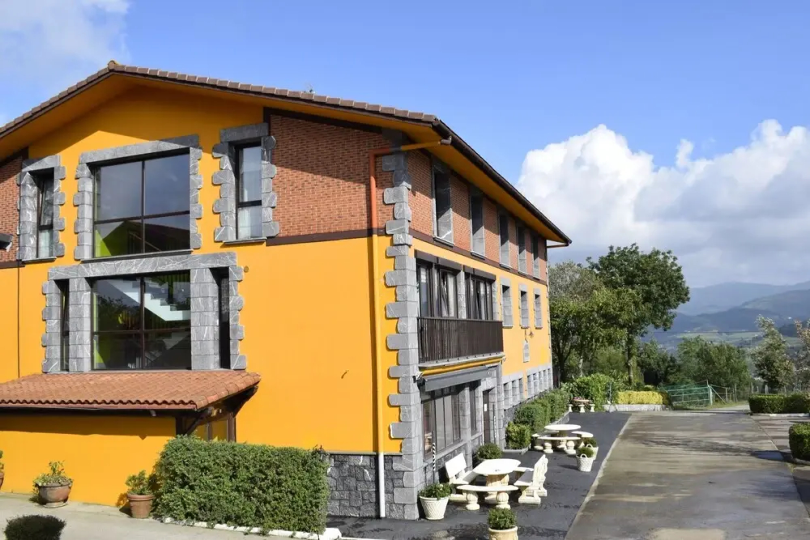 Self Catering Caser?o Ibarrola Txiki for 12 People