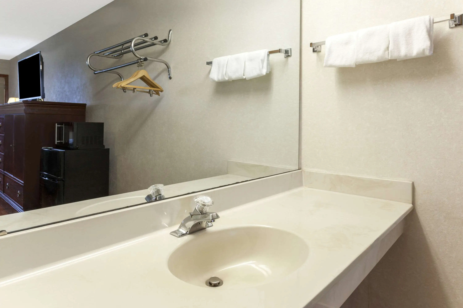 Days Inn by Wyndham Maumee/Toledo