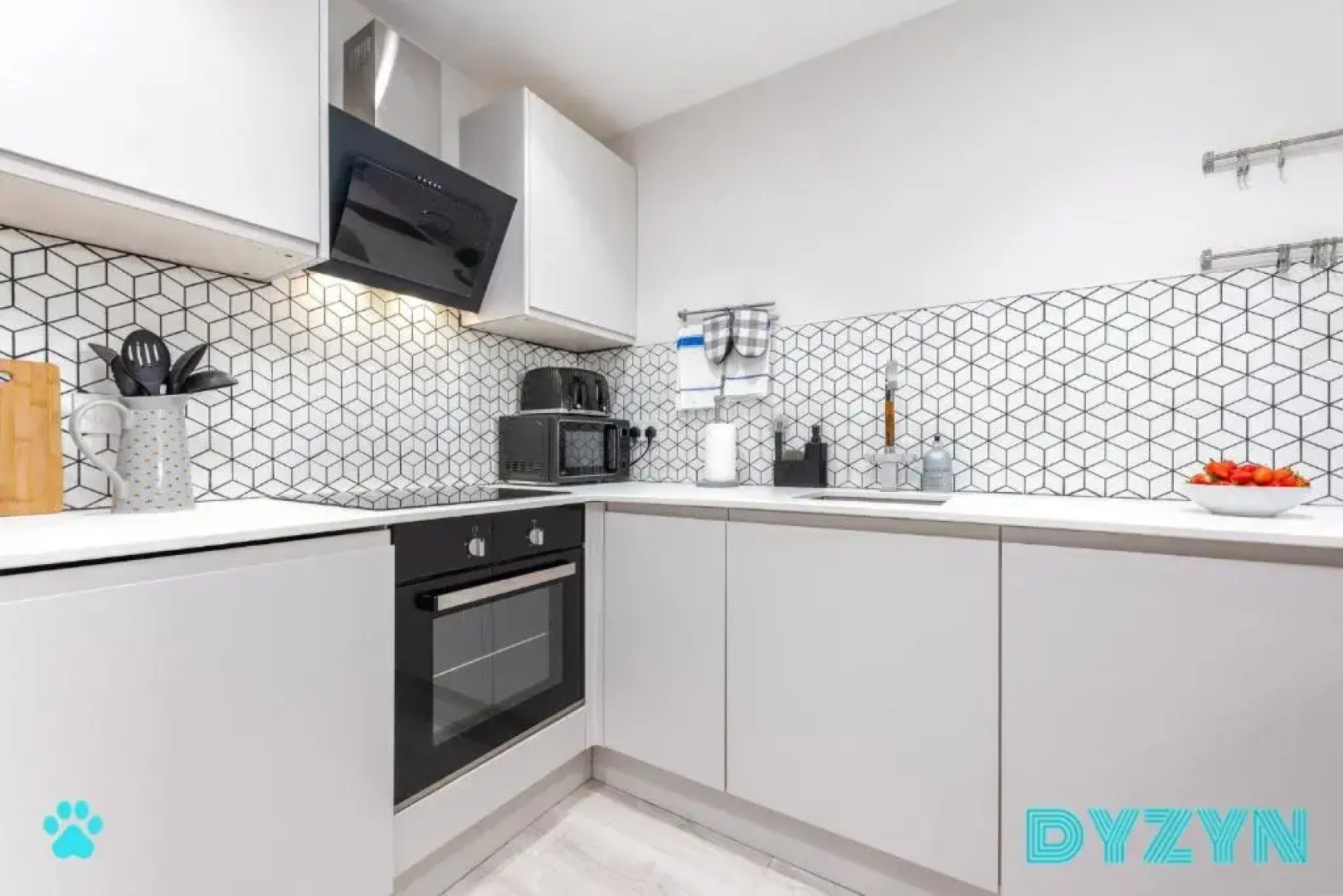 The Suite Life - DYZYN Living - Pet Friendly - Gym, Pool & Parking - B2B Stays