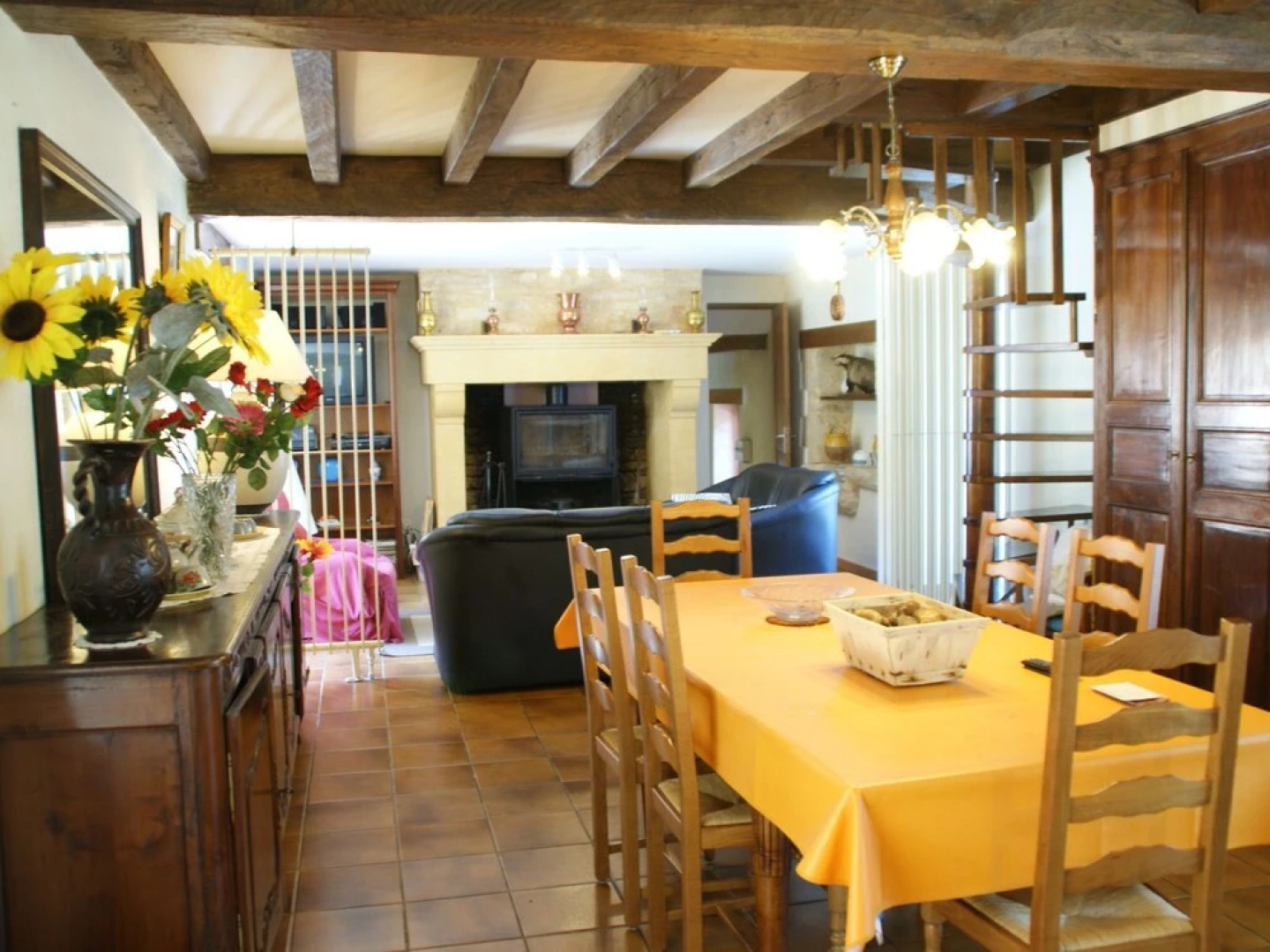 Cozy Holiday Home in Villefranche-du-Perigord with TV