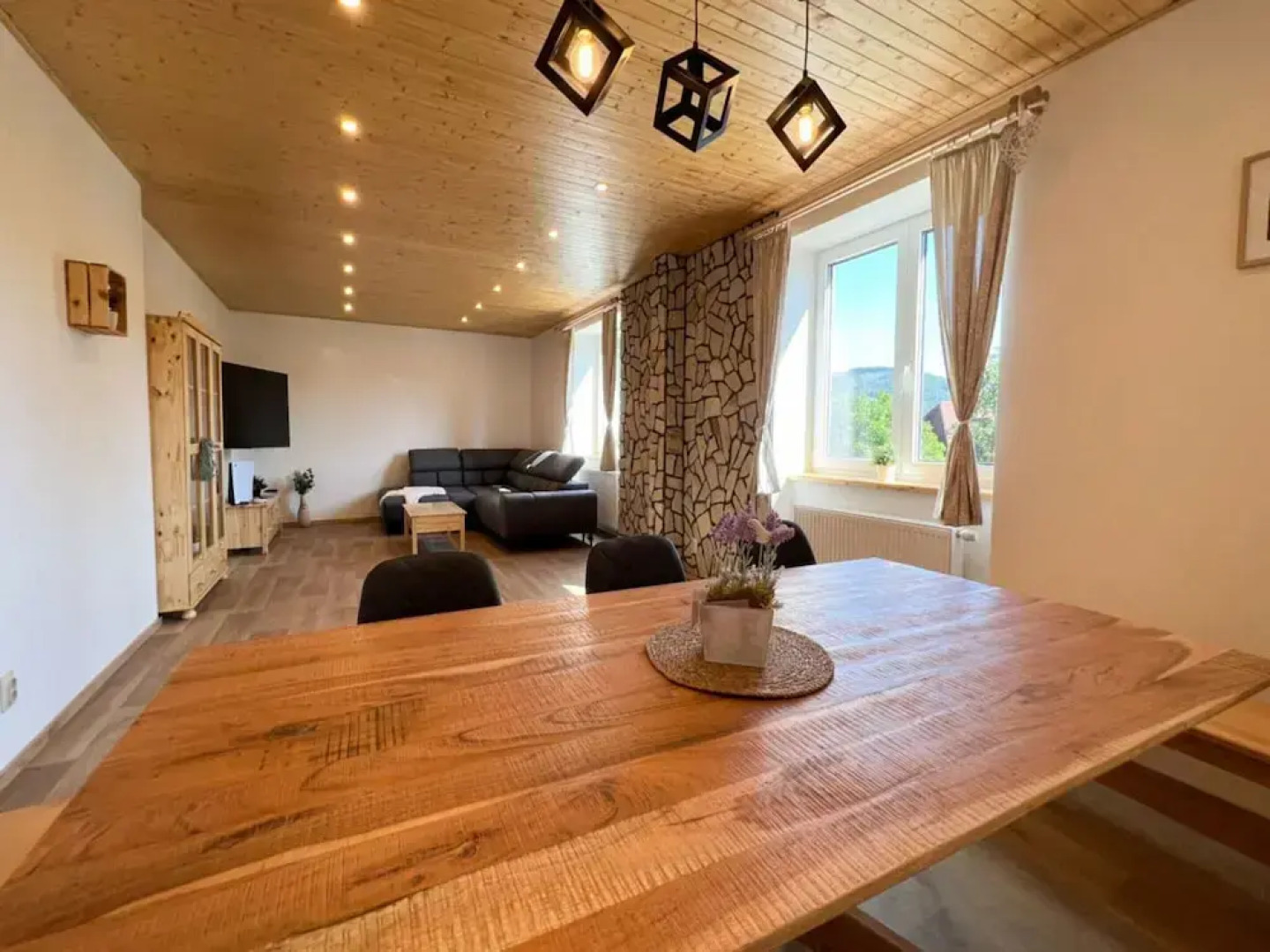 Spacious Villa With Swimming Pool