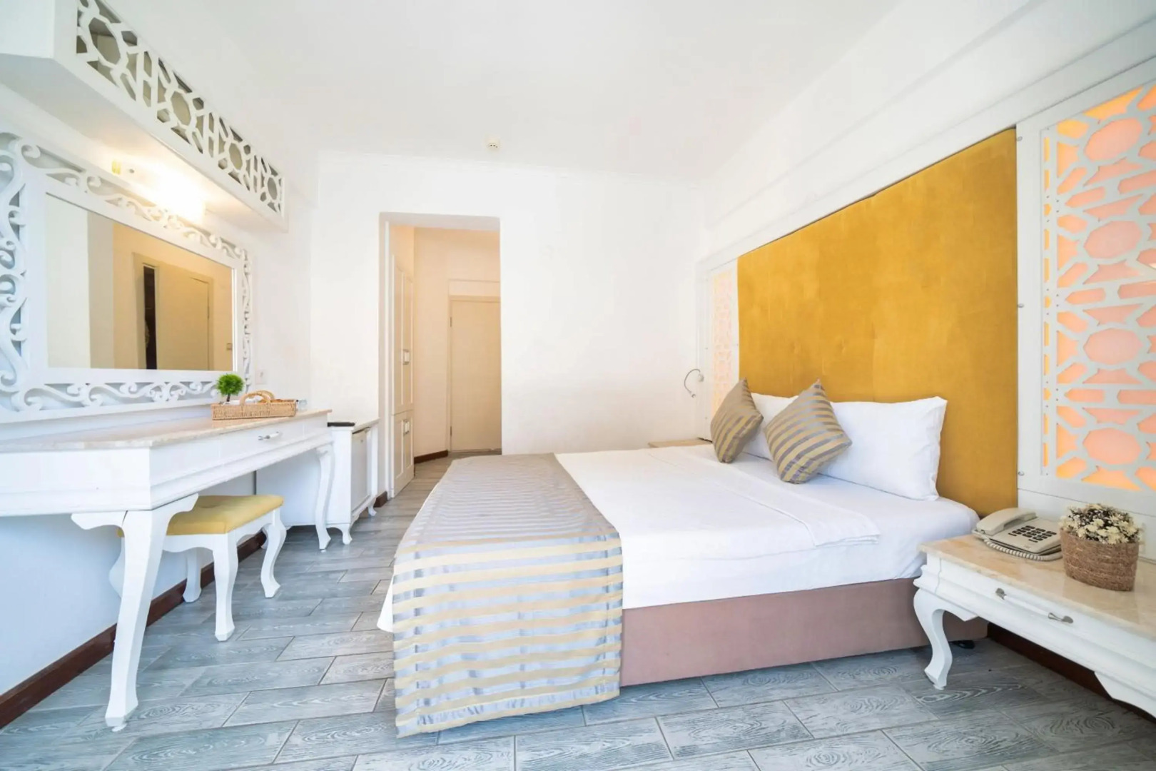 Ata Lagoon Beach Hotel