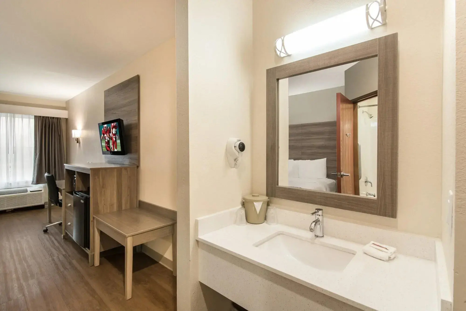 Red Roof Inn Panama City