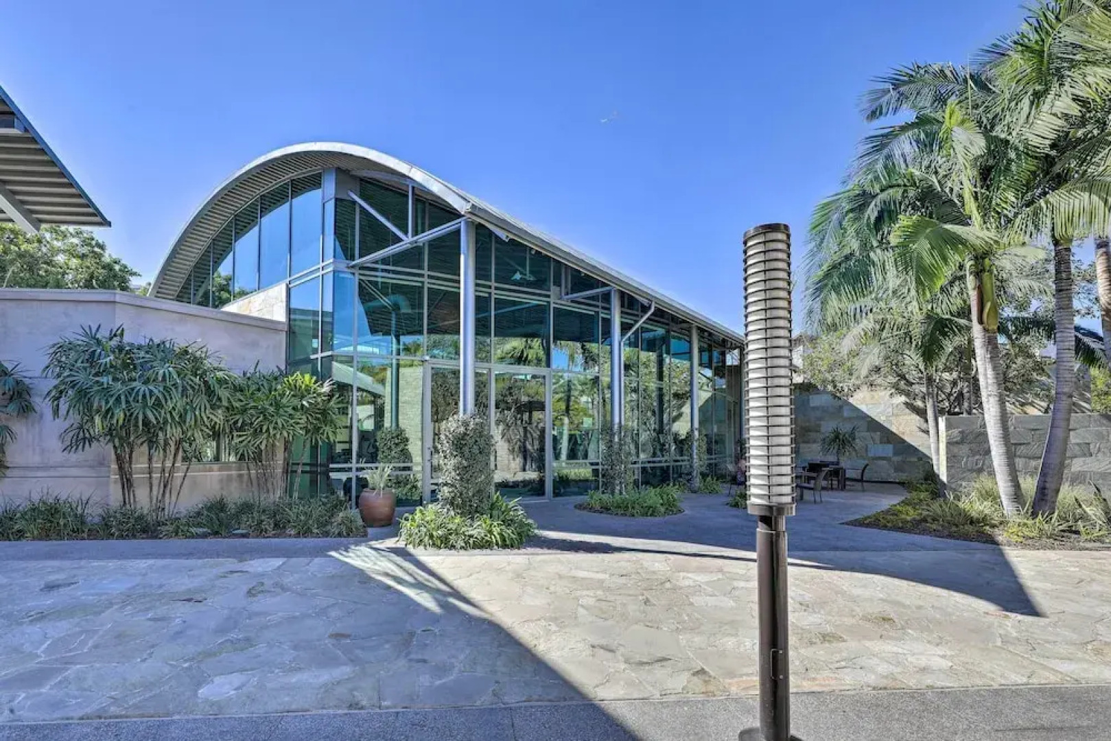 Modern Irvine Condo w/ Pool - 7 Mi to Beach!