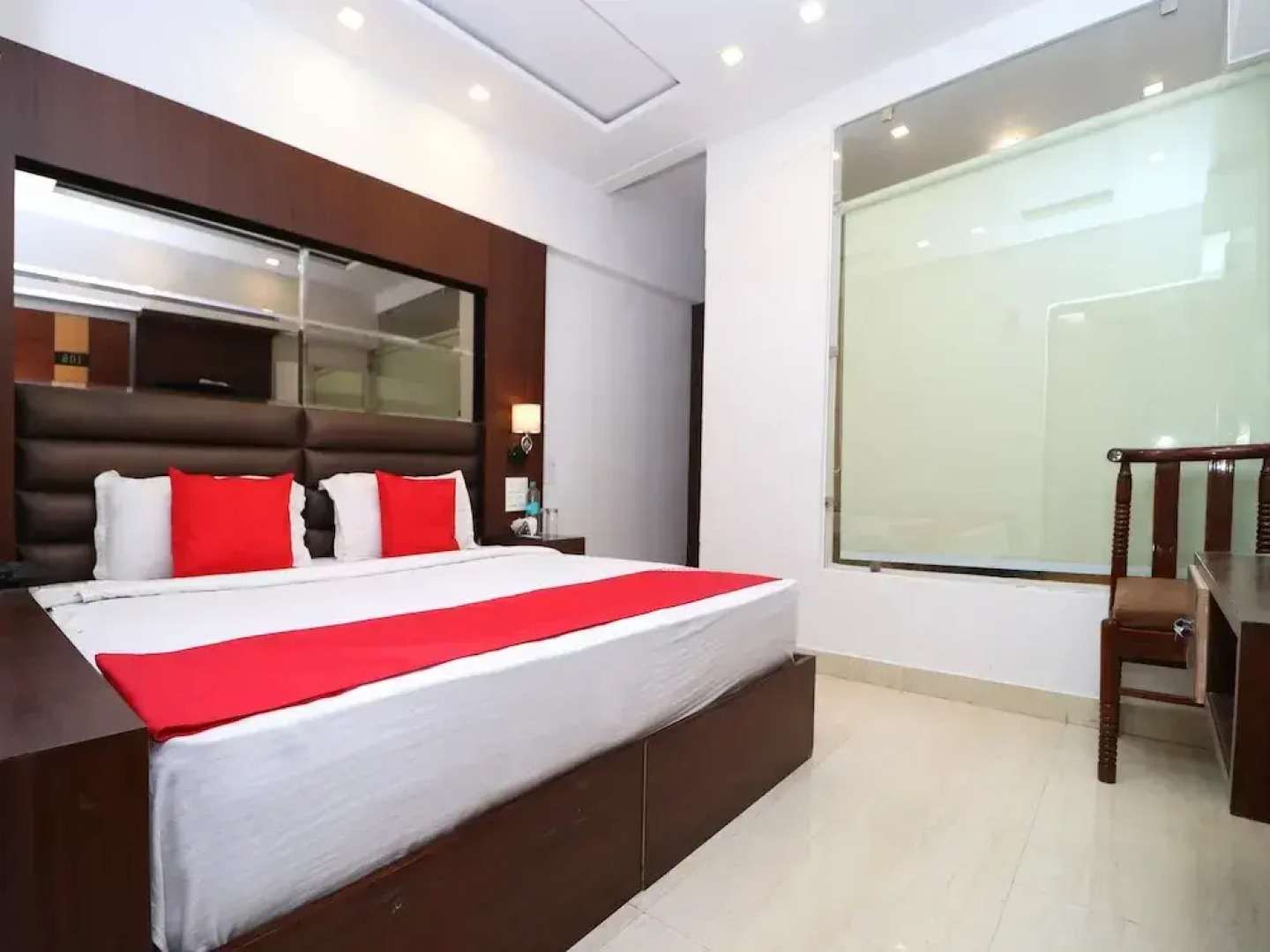 OYO 29950 Hotel Ml Pride
