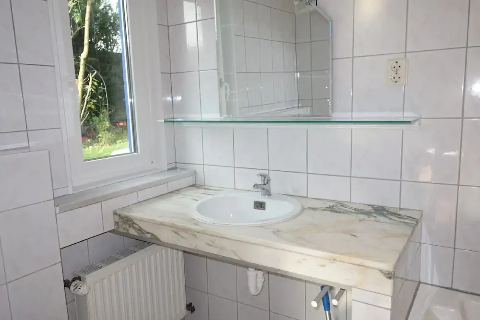 Tolstov-Hotels Large 3 Room Apartment with Garden