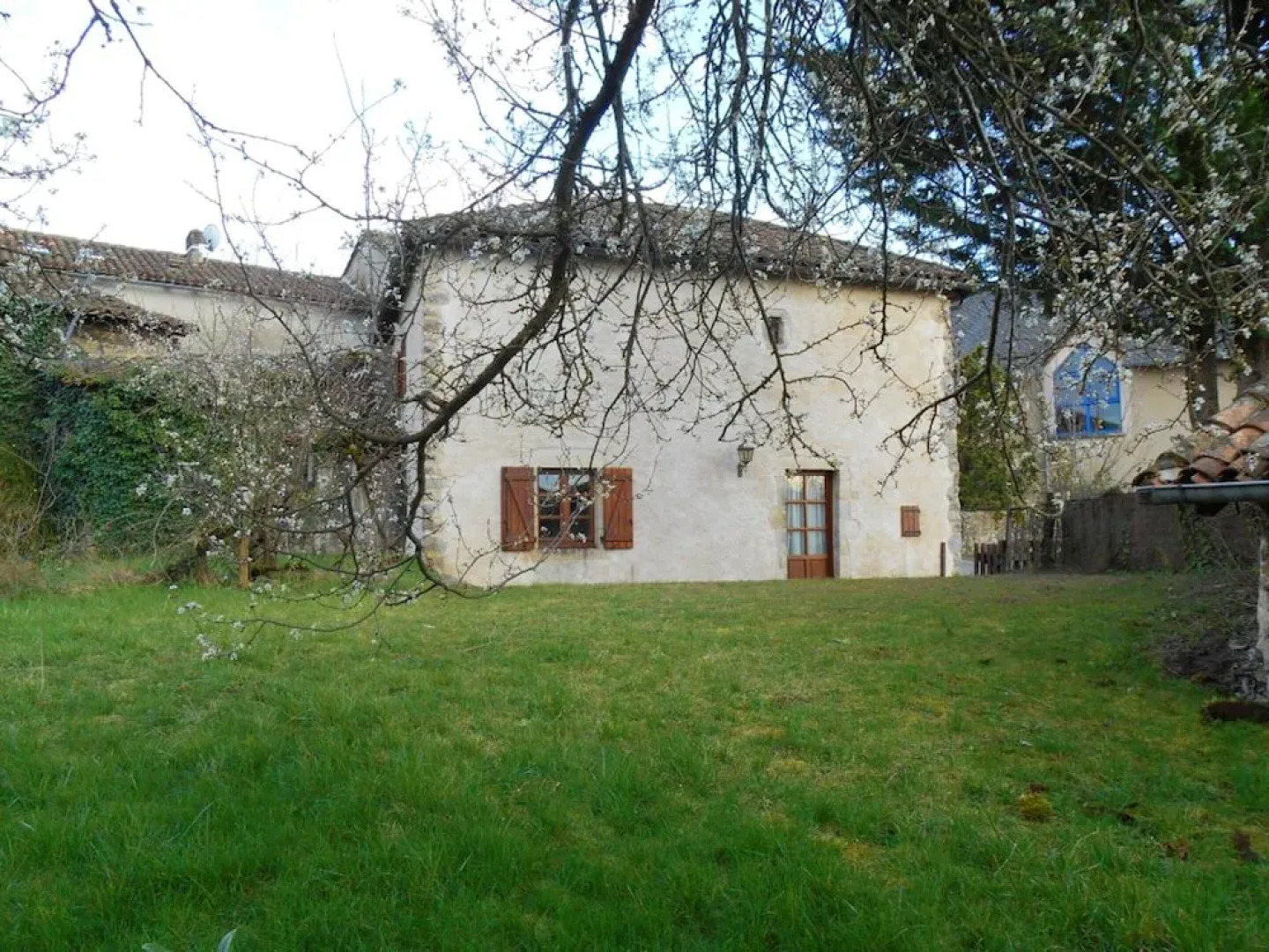 House With 2 Bedrooms in Peyrusse le Roc, With Enclosed Garden