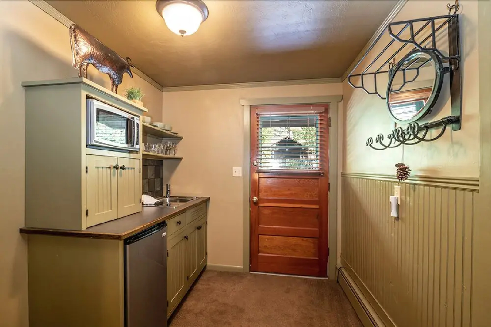 Highland Haven Creekside Inn