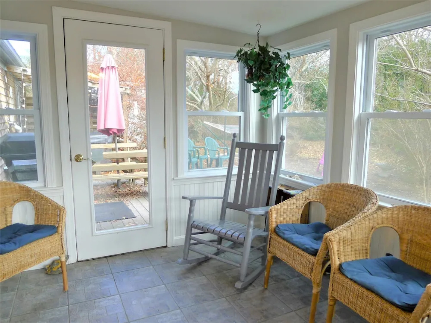 563 Pleasant Lake - 4 Bedroom House