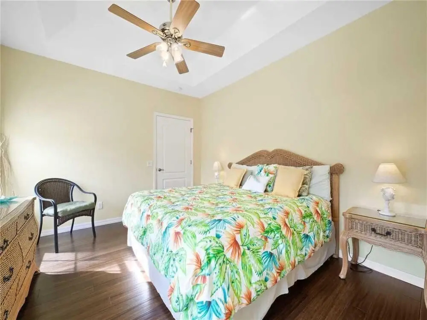 L'Pavia - Two Bedroom Condo