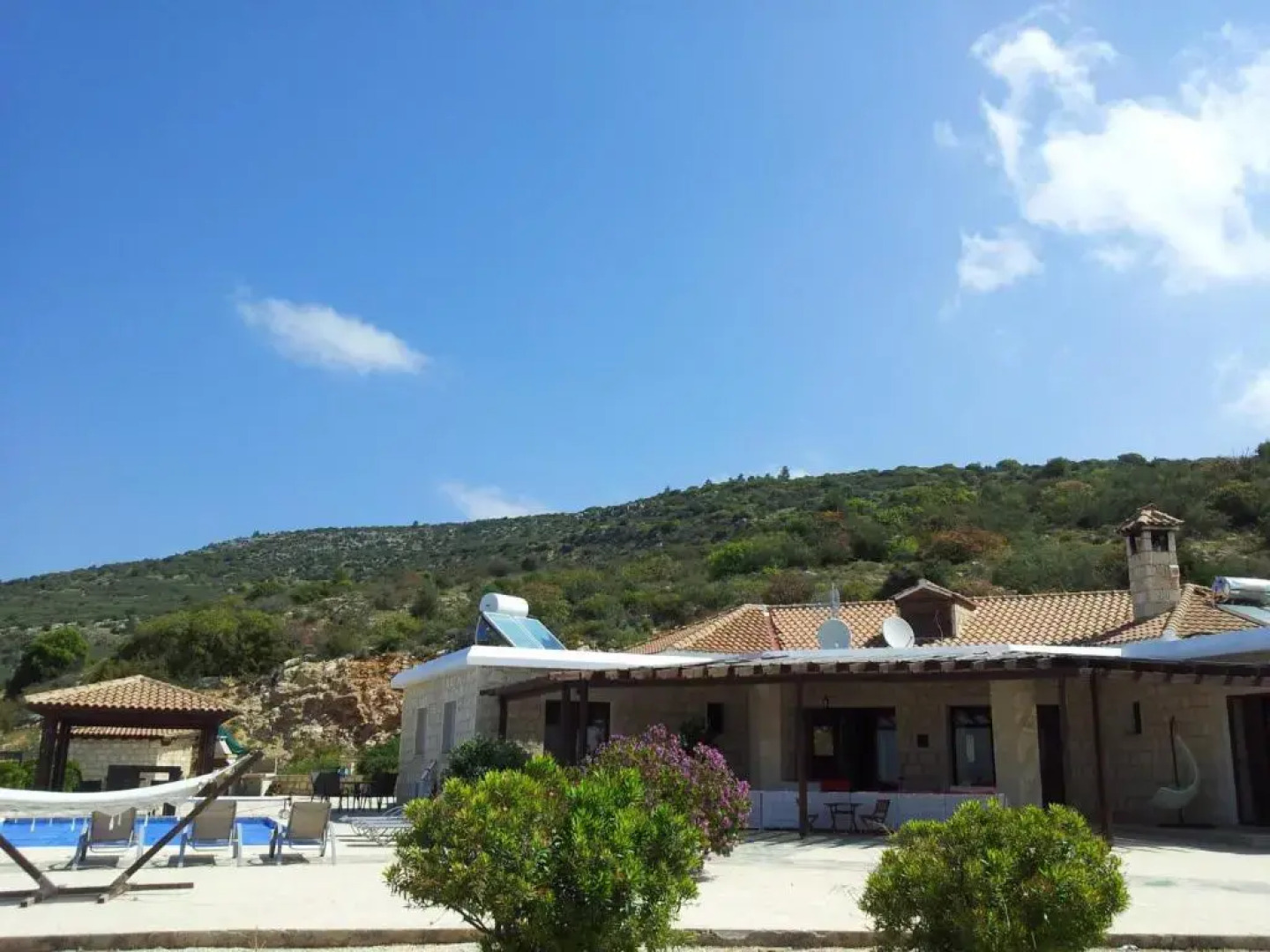 Unique private villa, sea views, total privacy, 25 mins from Paphos