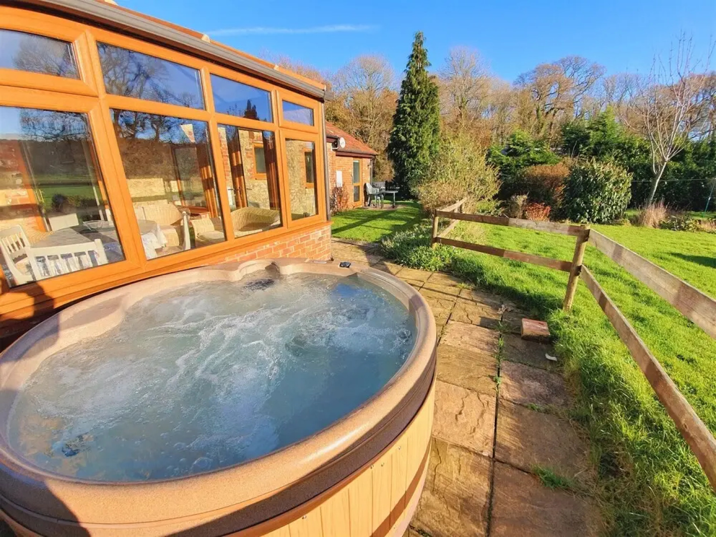 The Victorian Barn self catering holidays with pool & hot tubs