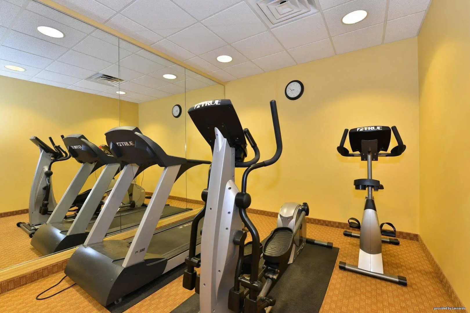 Best Western Plus Crossroads Inn & Suites