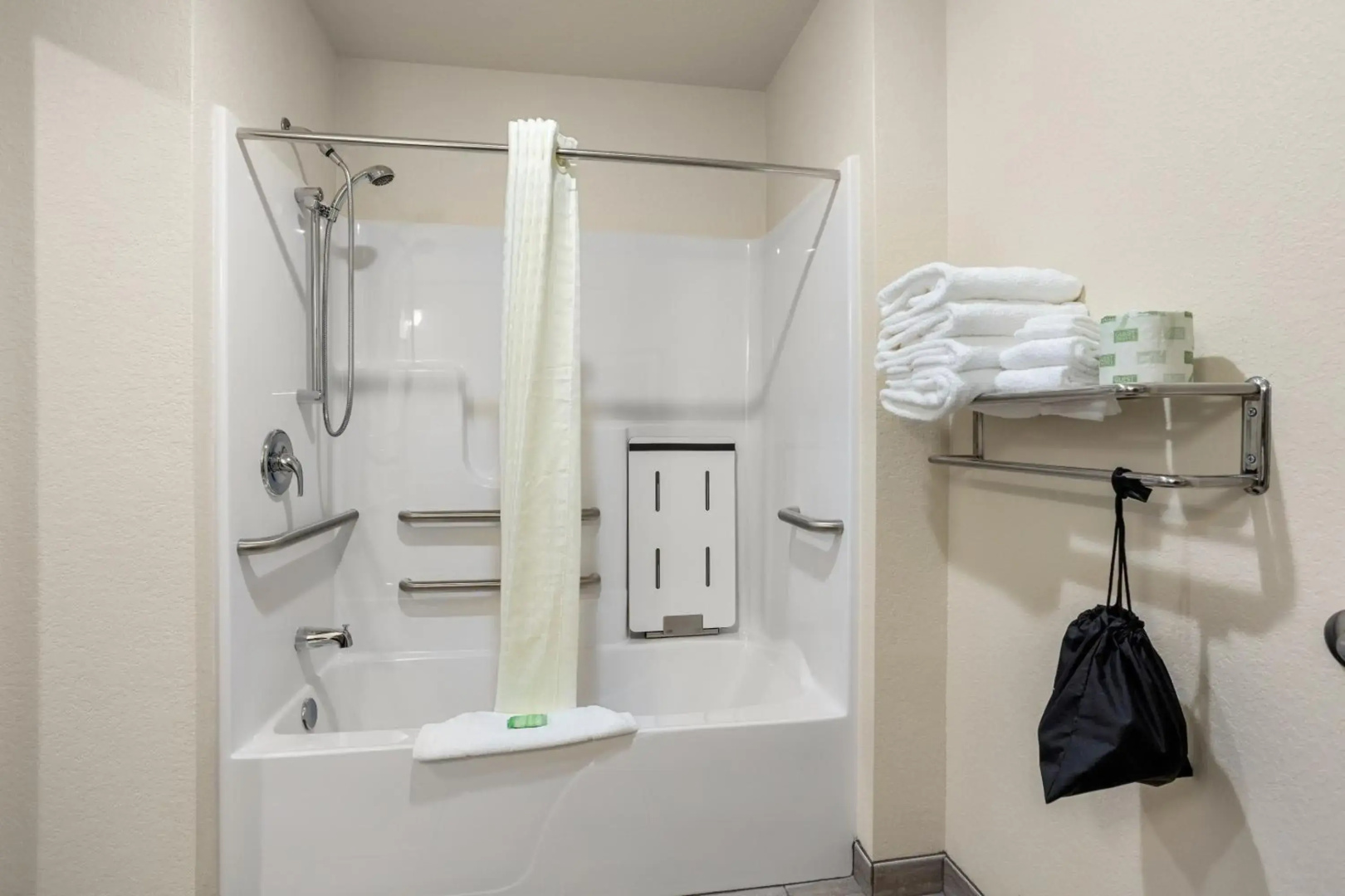 Cobblestone Hotel & Suites - De Pere/Green Bay