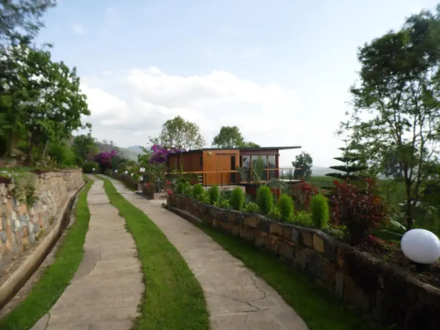Monte diVino Lodge