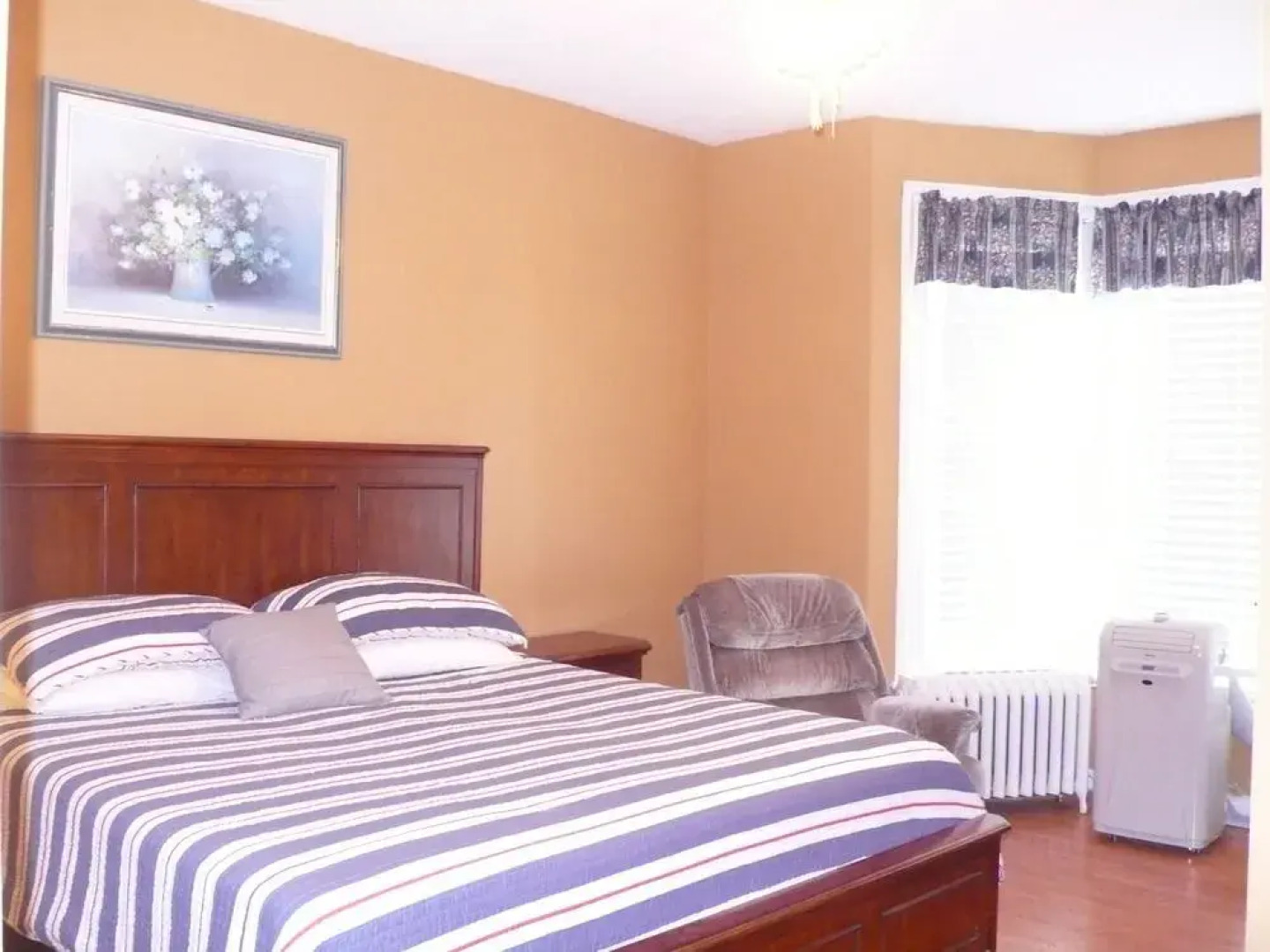 Niagara's Emerald Falls Bed & Breakfast