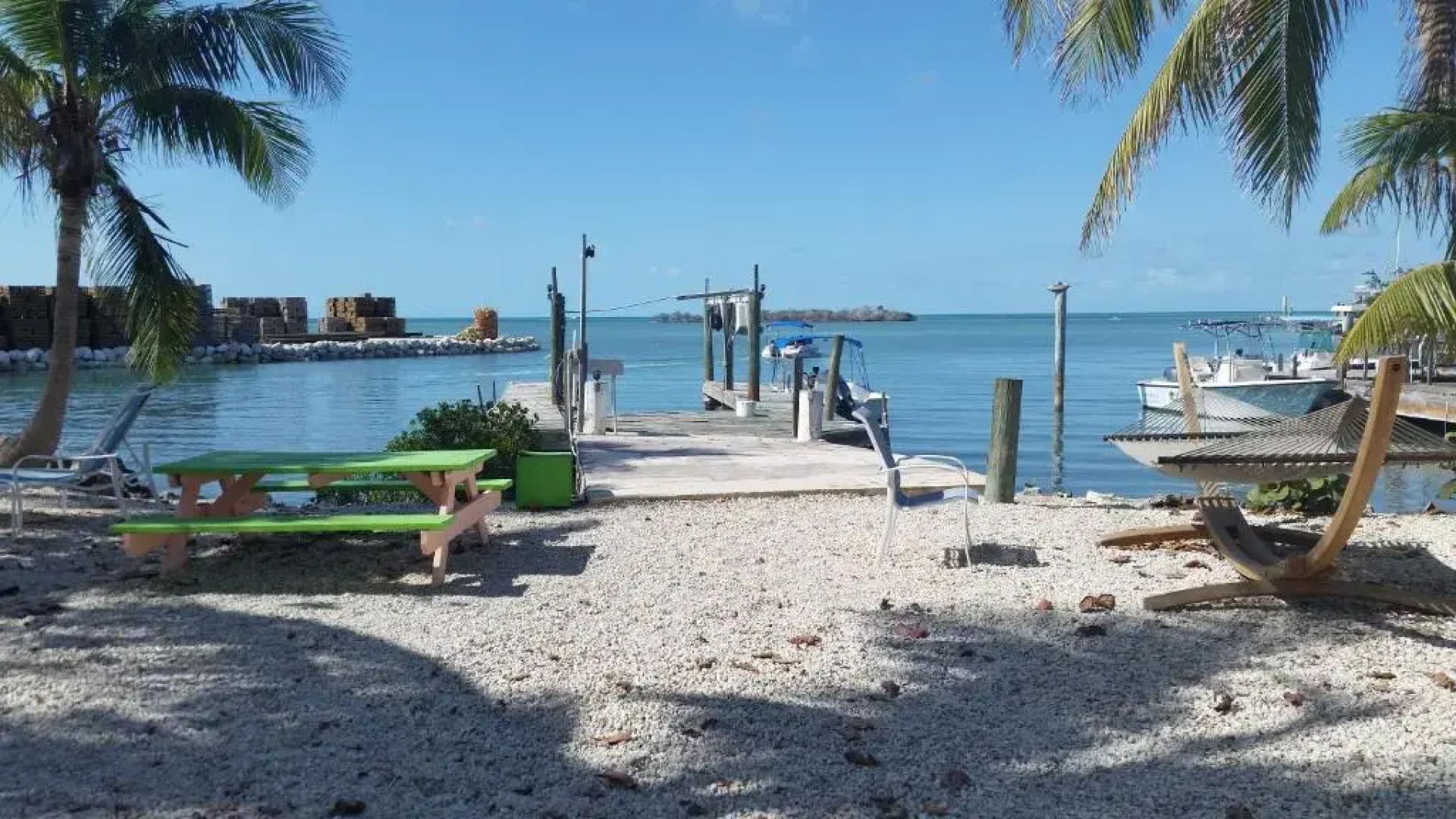 Captain Pips Marina & Hideaway