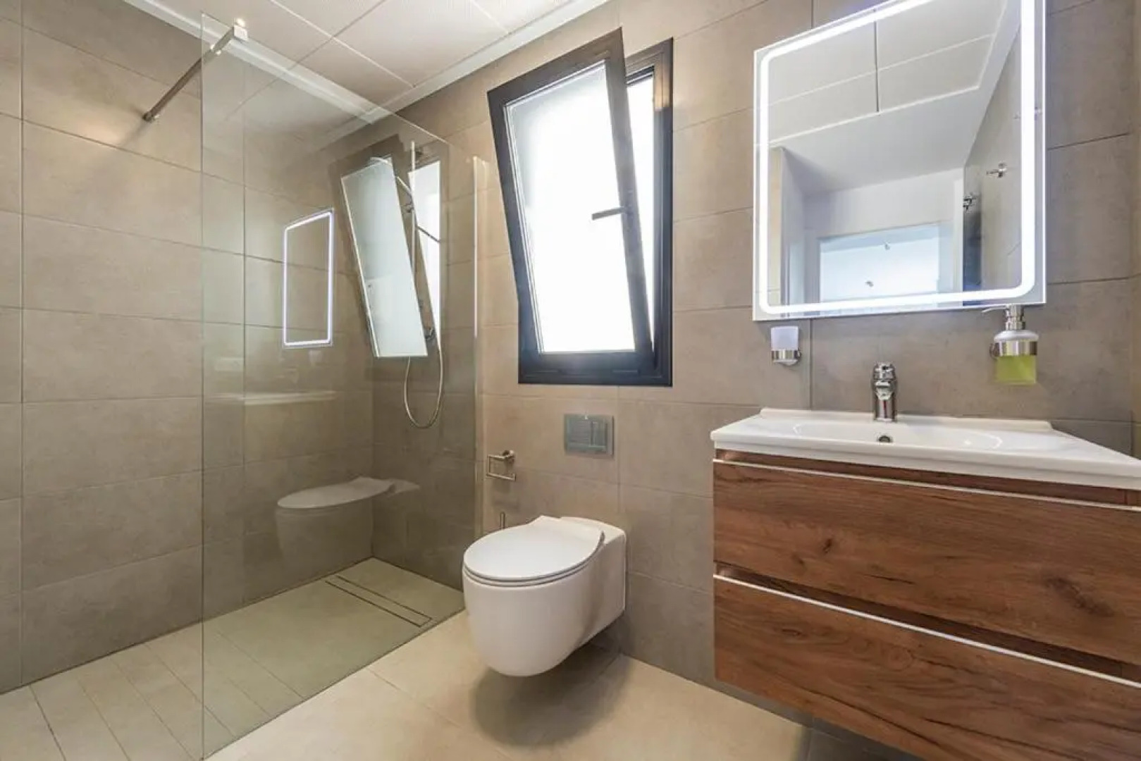 Stylish Villa 2018,Pool,3B.R.Wifi,Netflix