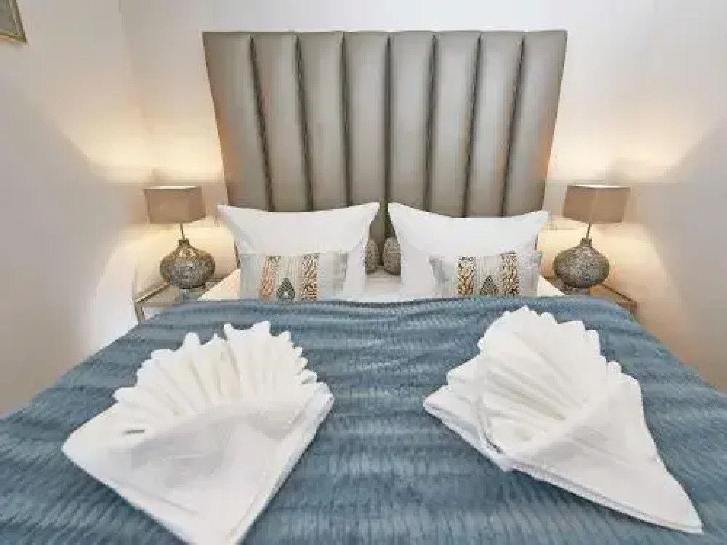 Johanna - Penthouse Nautilus 16