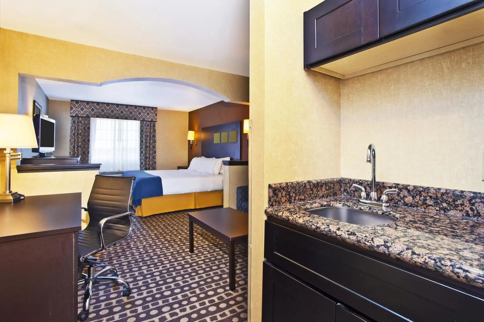 Holiday Inn Express Hotel & Suites Wabash by IHG