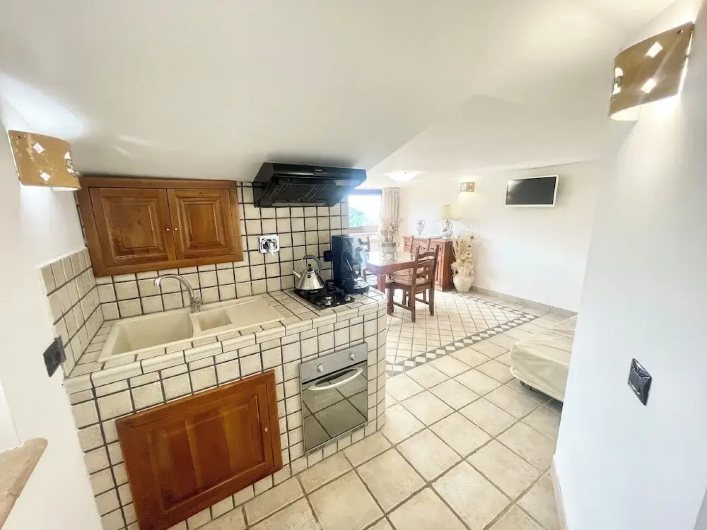 Charming Villa in Umbria - Sleeps 16 - Lake View - Pool, Jacuzzi and Events Room