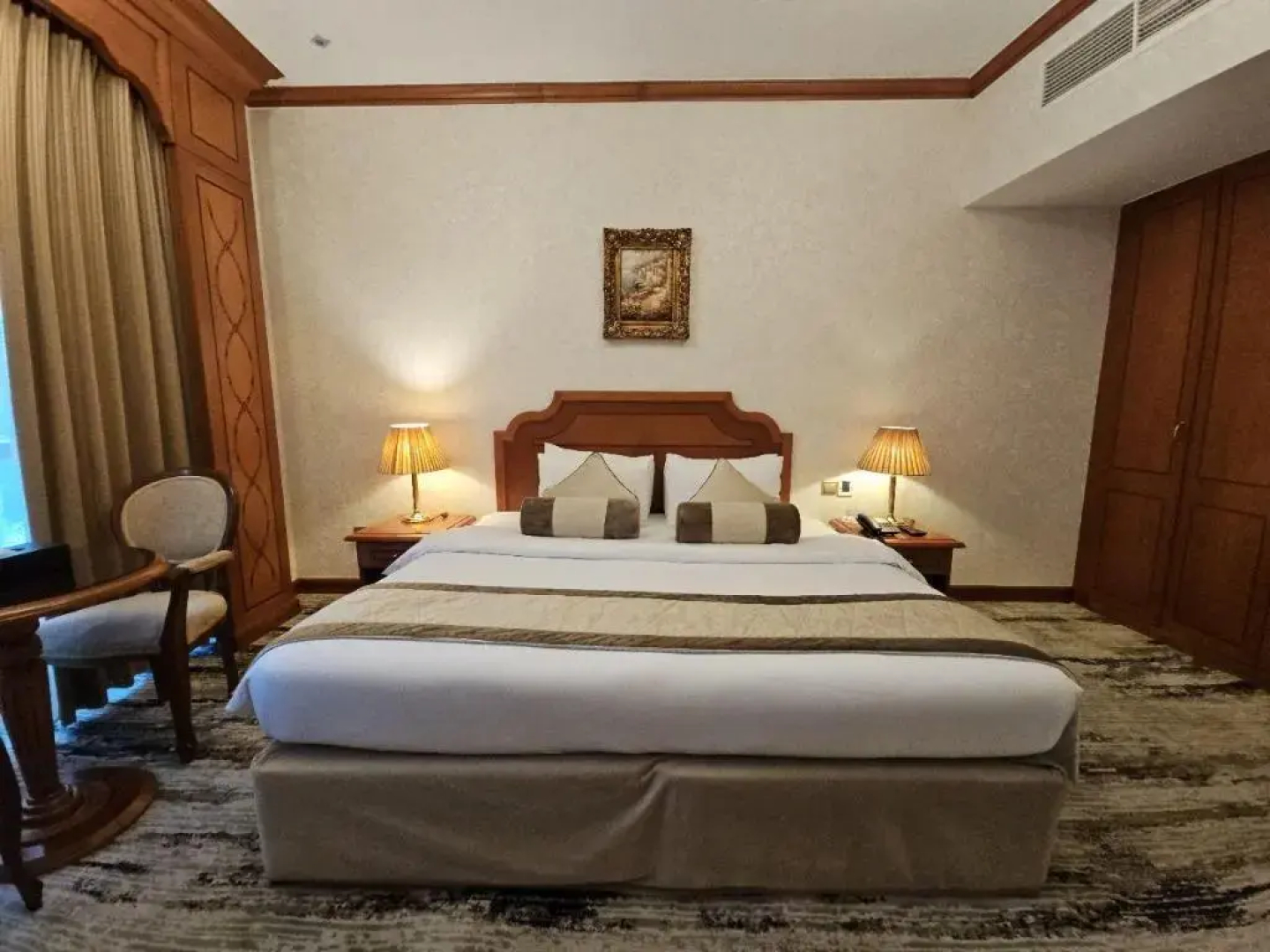 Royal Concorde Hotel & Suite