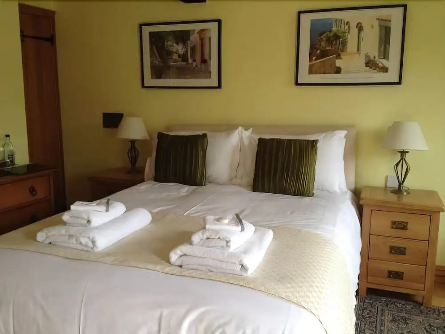 Wisteria Cottage B&B