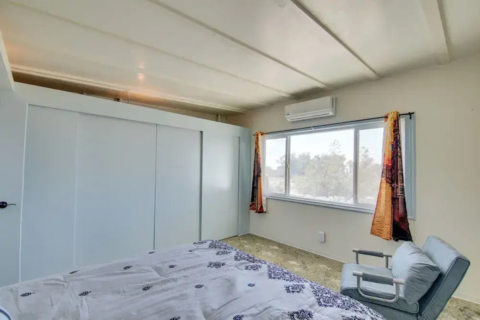 Patio & Views: Eccentric Desert Hot Springs Home