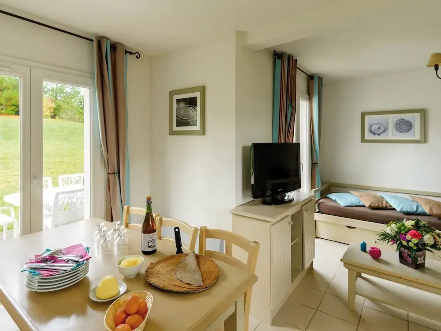 Cozy Breton Holiday Home Near the bay of Douarnenez