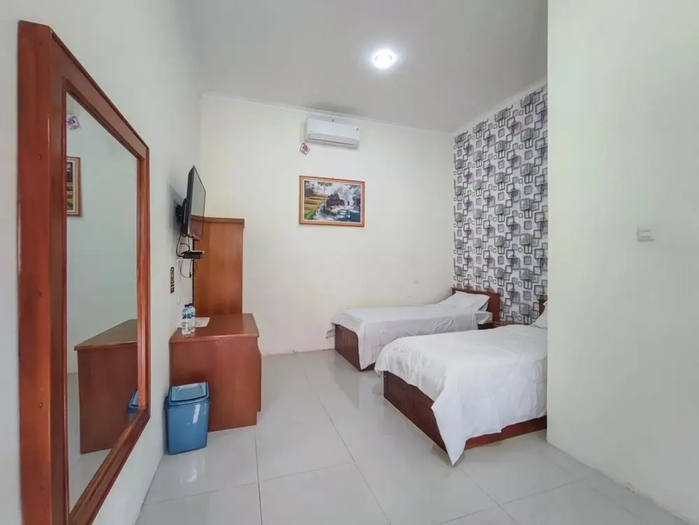 RedDoorz @ Tanakatto Homestay Waikabubak