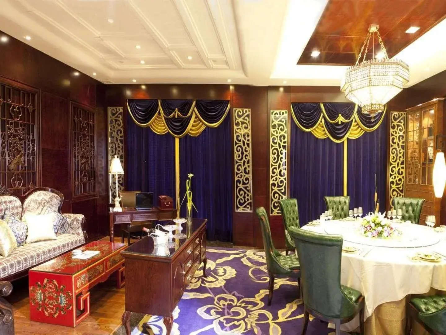 Yuntianlou Holiday Royal Hotel