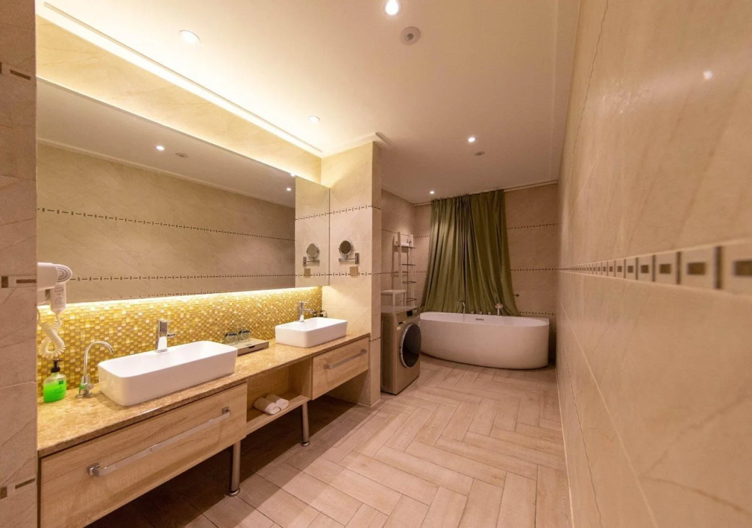 ibis Styles NT Shimao Plz